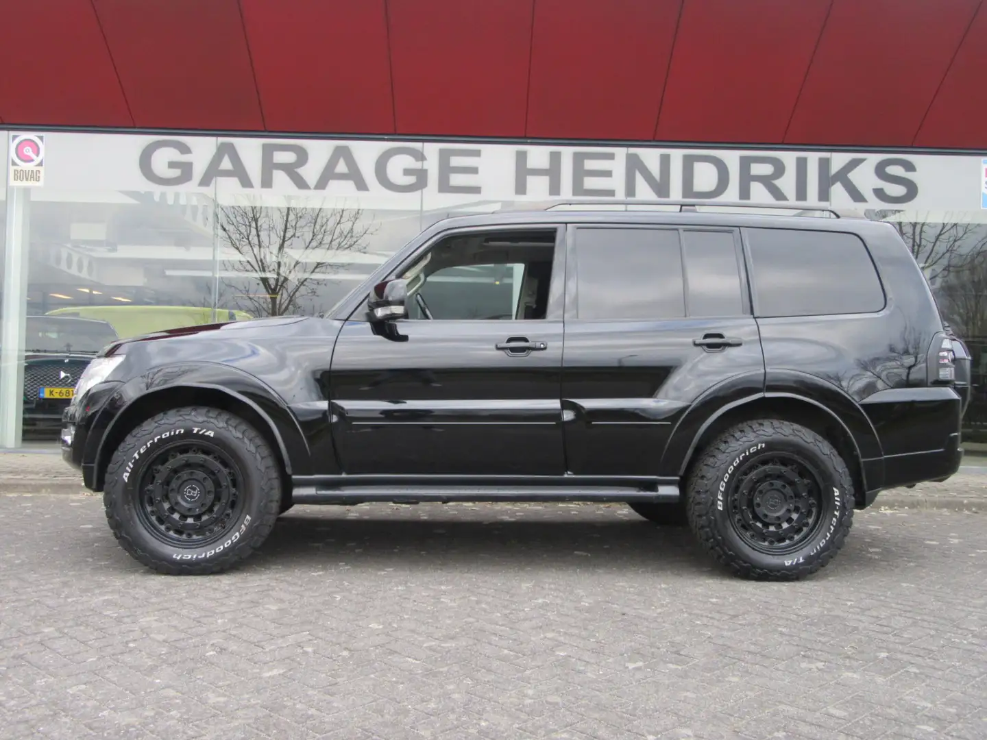 Mitsubishi Pajero 3.2 DI-D B-stijl LWB 4WD PANO. Leder, (occasion) Černá - 2