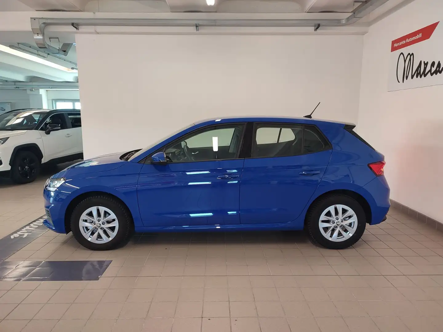 Skoda Fabia 1.0 MPI EVO 80 CV Ambition Bleu - 2