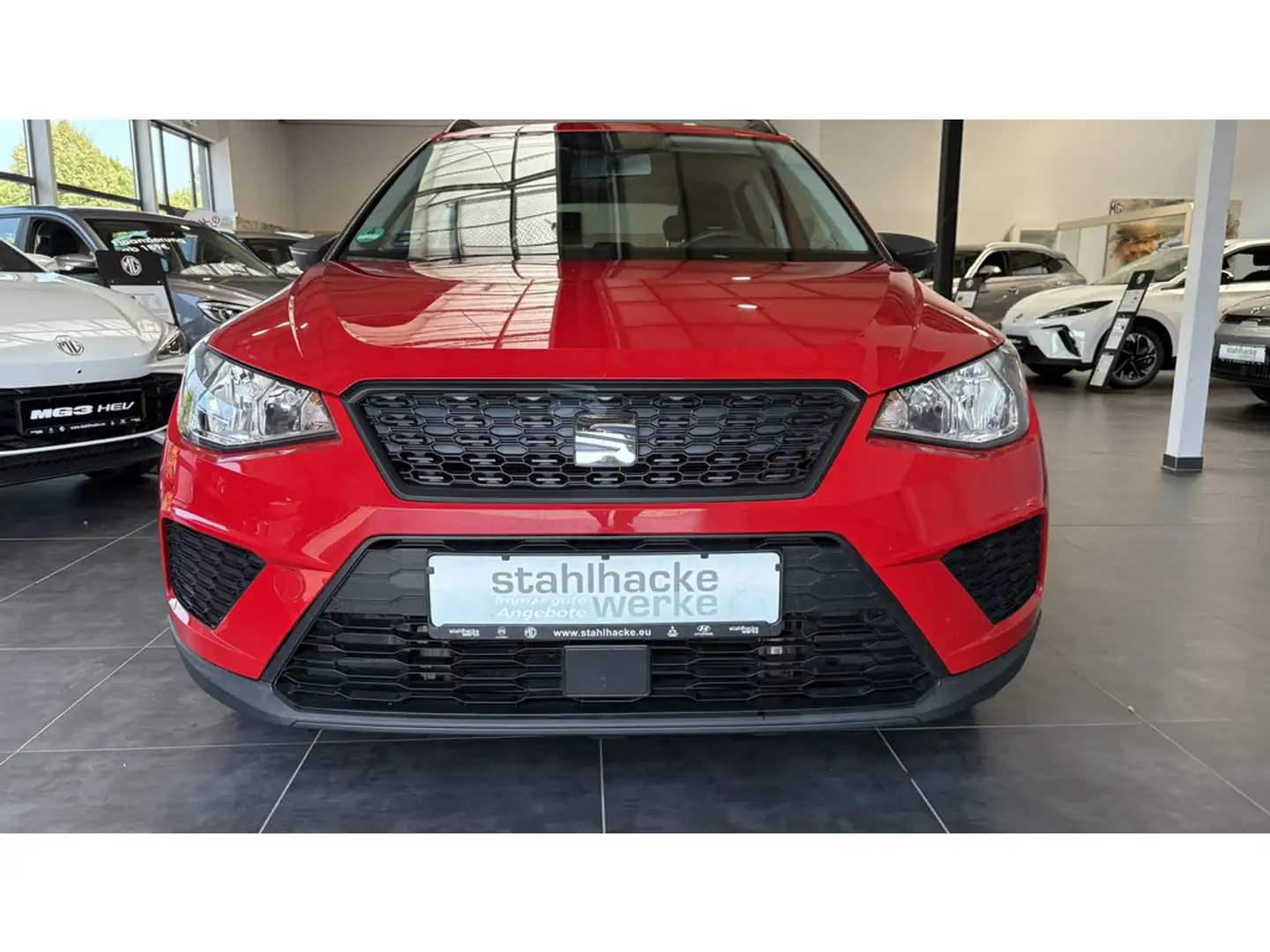 SEAT Arona 1.0 TSI Reference Rojo - 2