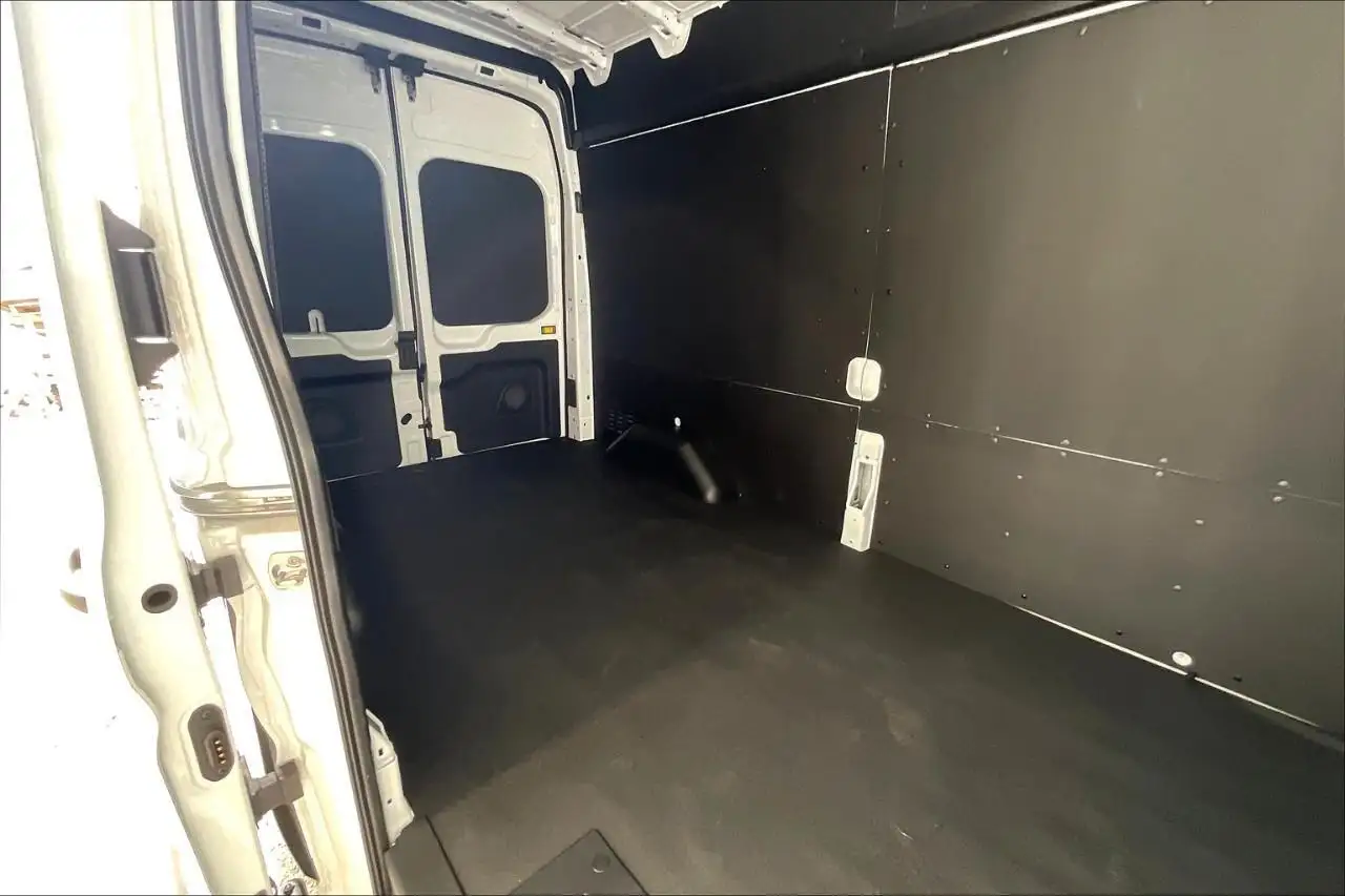 Ford Transit Cargo Van снимка Ford Transit Cargo Van