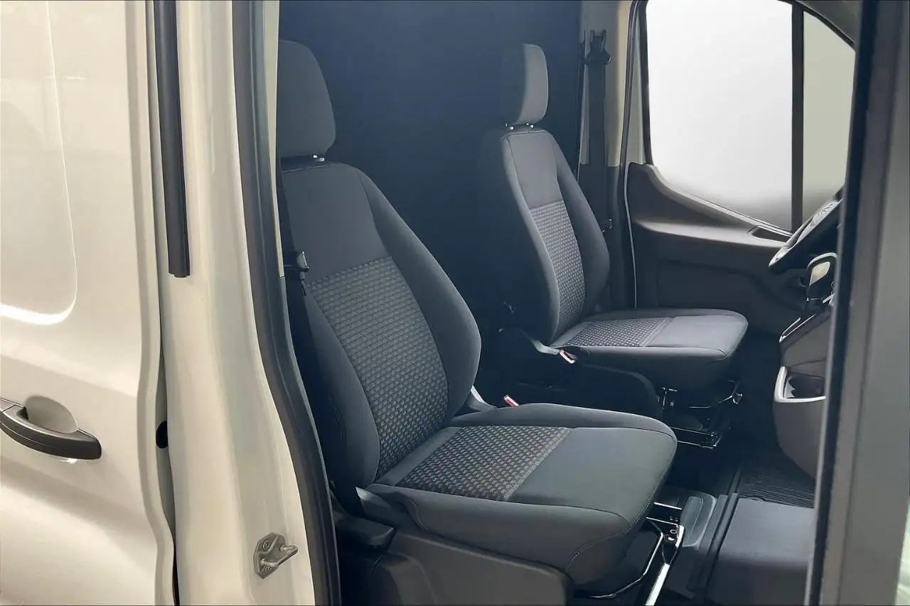 Ford Transit Cargo Van снимка Ford Transit Cargo Van