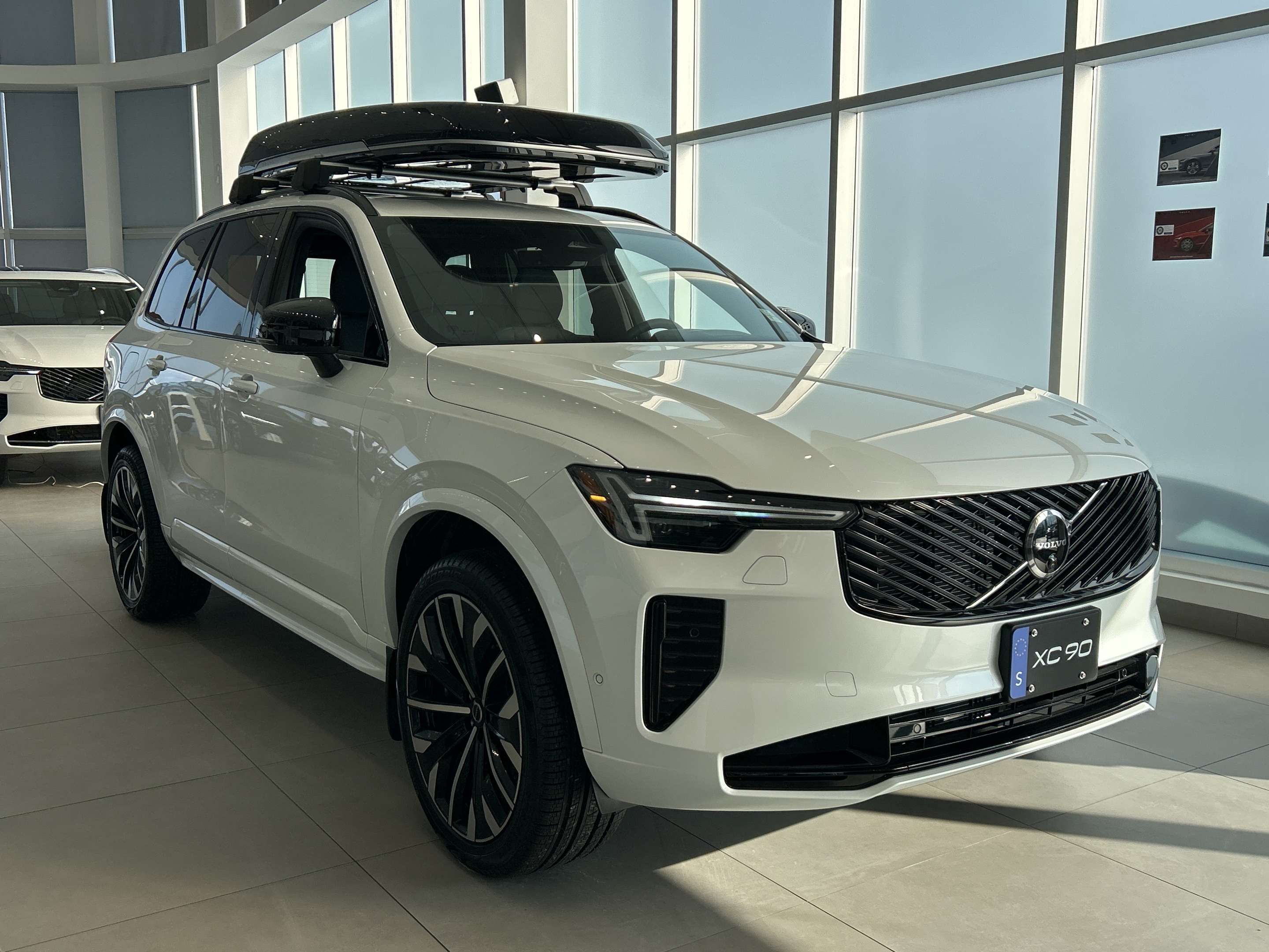 2026 Volvo XC90 B6 AWD Ultra Dark Theme 7-Seater alt 5