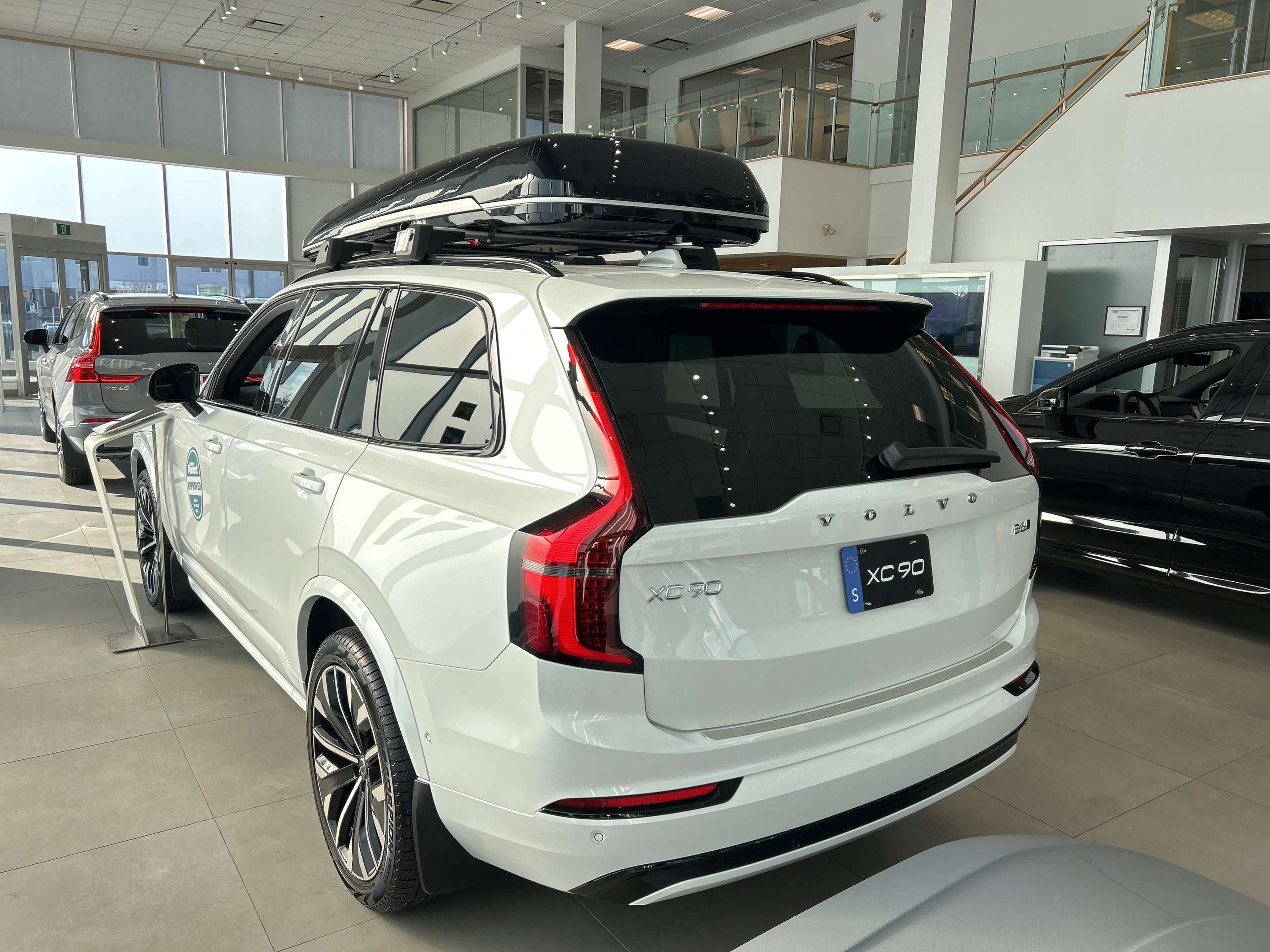2026 Volvo XC90 B6 AWD Ultra Dark Theme 7-Seater alt 2