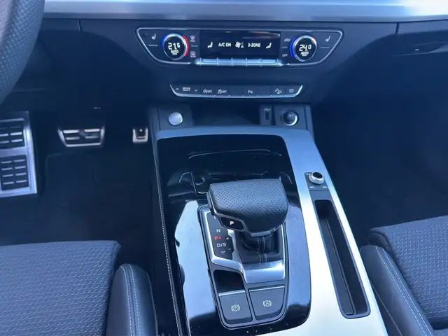 Audi Q5 view 15