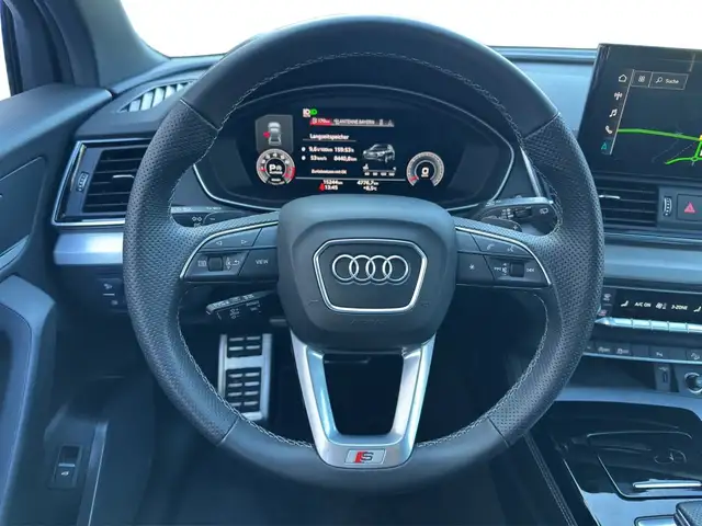 Audi Q5 view 13