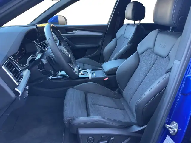Audi Q5 view 11