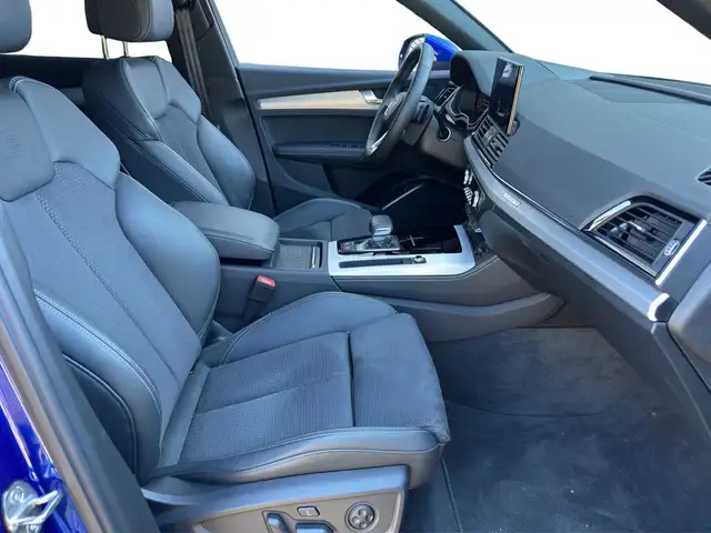Audi Q5 view 10