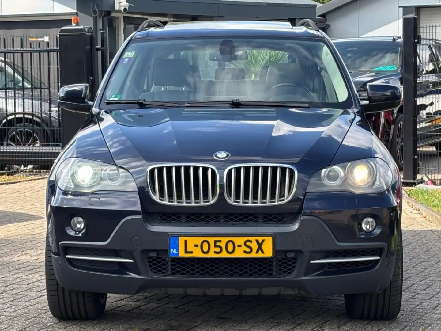 BMW X5 4.8i V8 X-Drive Pano Trekhaak 7-Persoons Blau - 2
