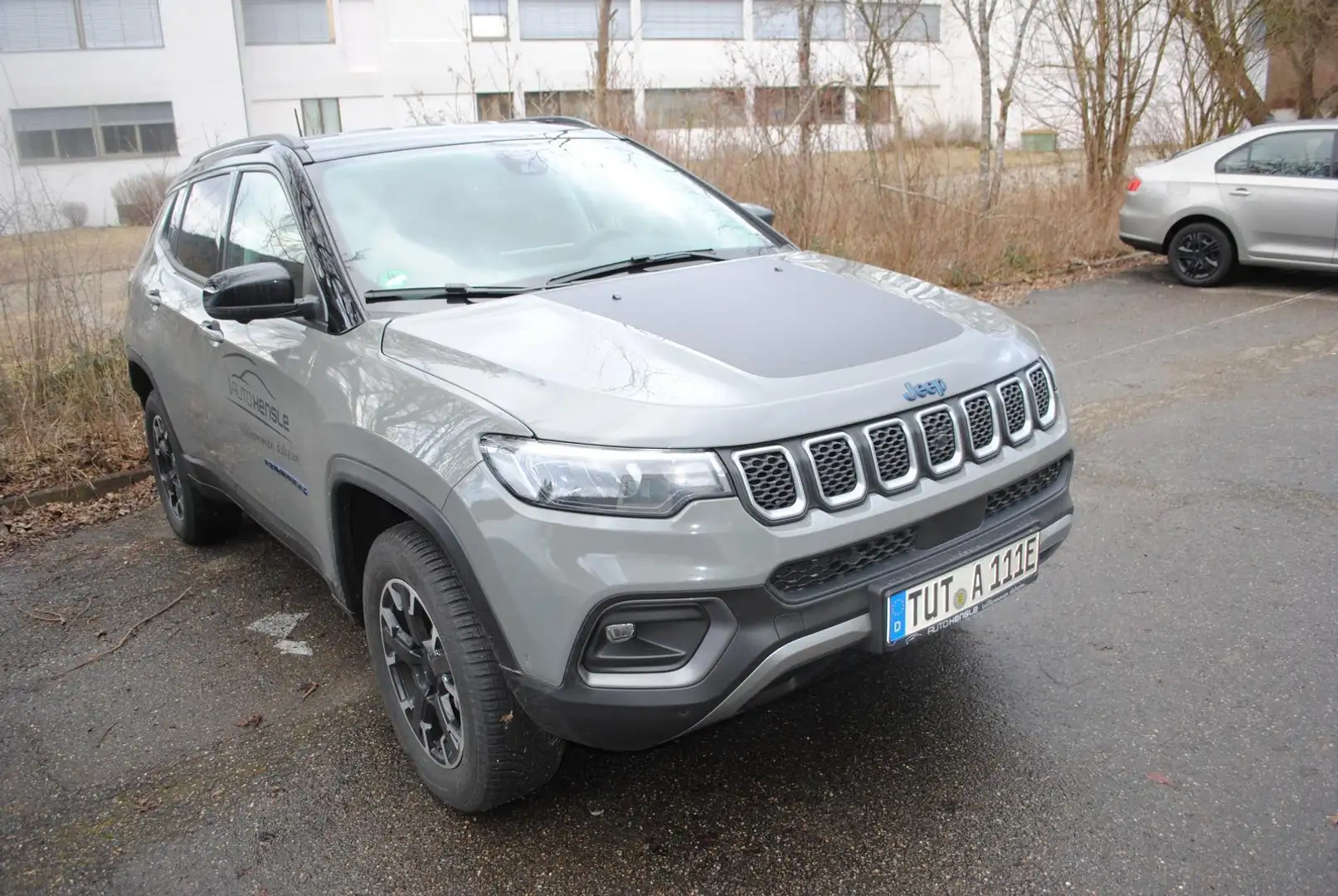 Jeep Compass 1.3 Plug-In Hybrid High Upland Grau - 1