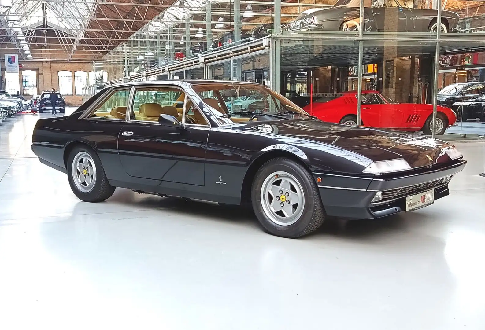 Ferrari 412 i - Schweizer Modell mit 5Gang-Schaltgetriebe Schwarz - 2