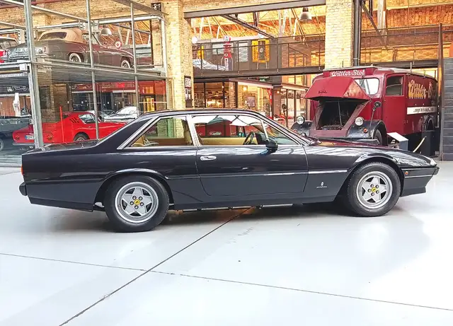 Ferrari 412 i - Schweizer Modell mit 5Gang-Schaltgetriebe