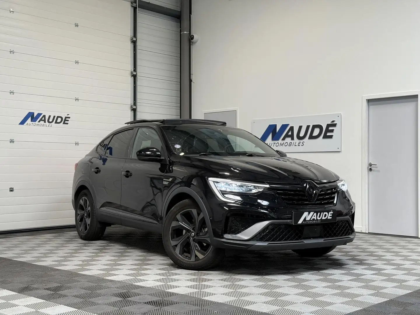 Renault Arkana 1.6 E-Tech Hybride 145CH BVA E-Tech Engineered Negro - 1