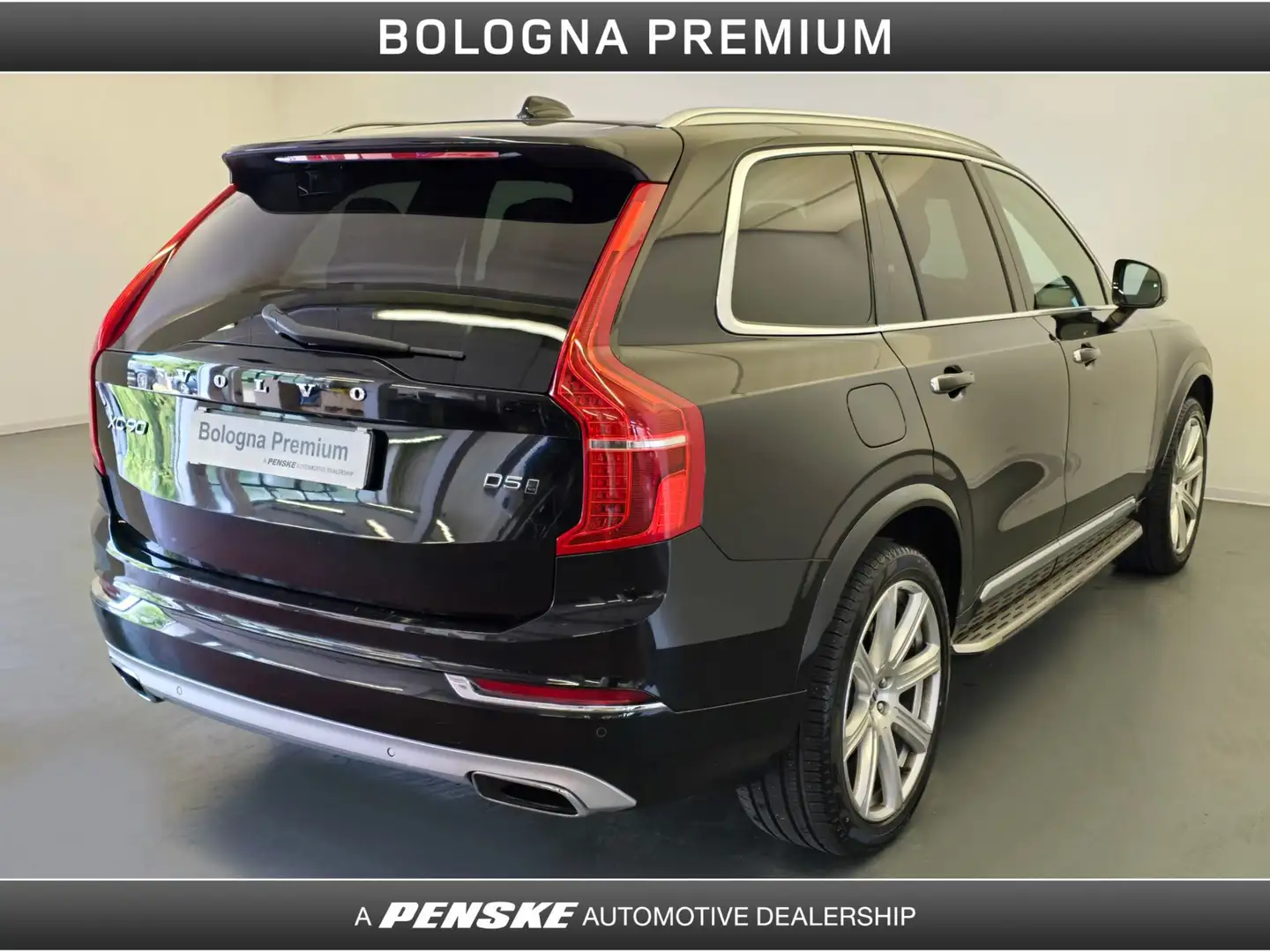 Volvo XC90 D5 AWD Geartronic 7 posti Inscription Nero - 2