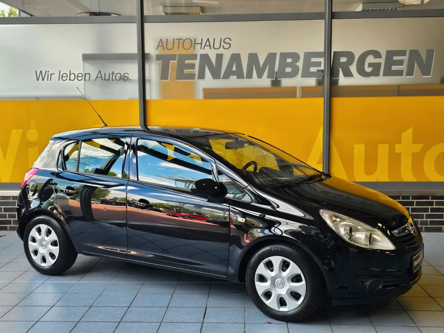 Opel Corsa D Zwart - 1