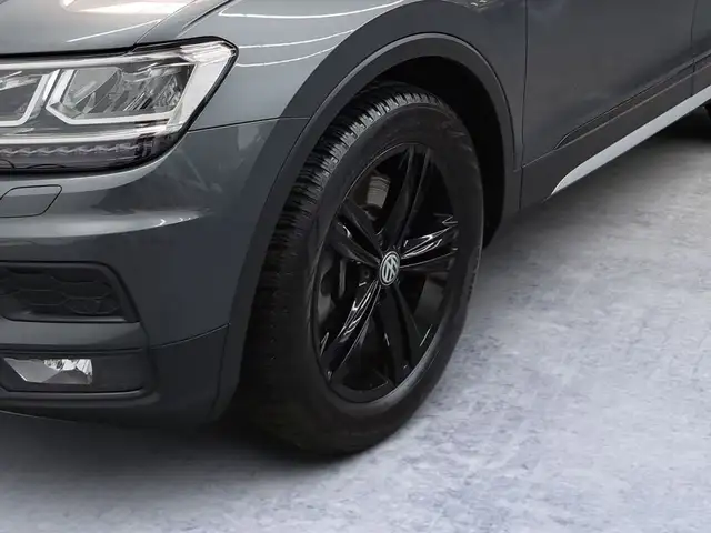 Volkswagen Tiguan view 6
