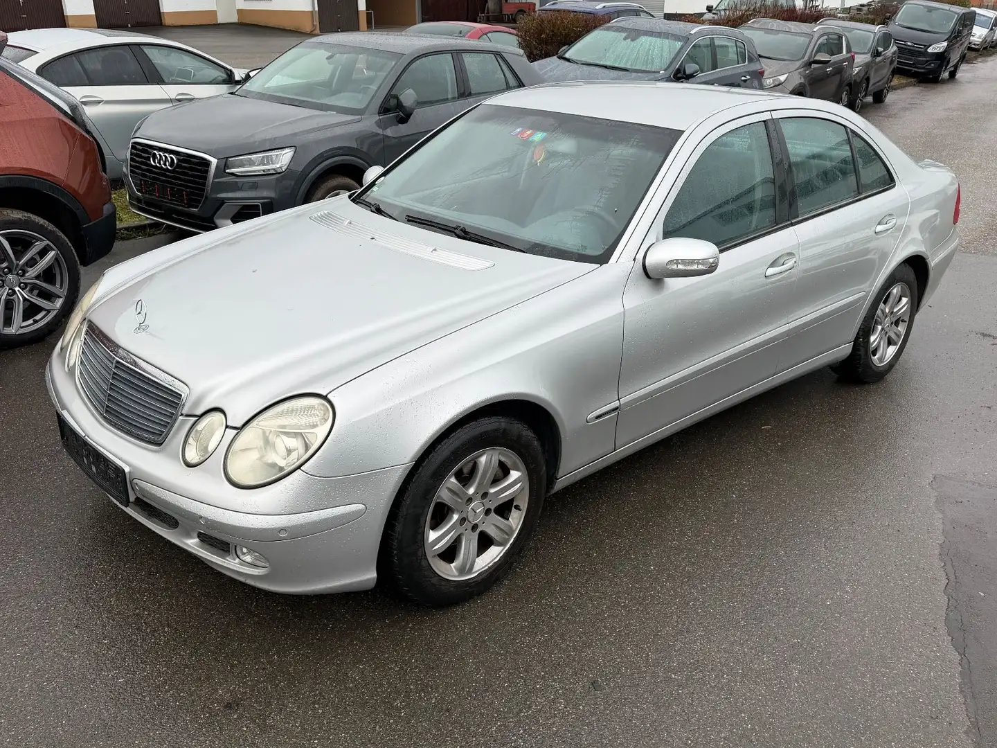 Mercedes-Benz E 220 E Limousine E 220 CDI*110KW*Automatik* Grau - 2