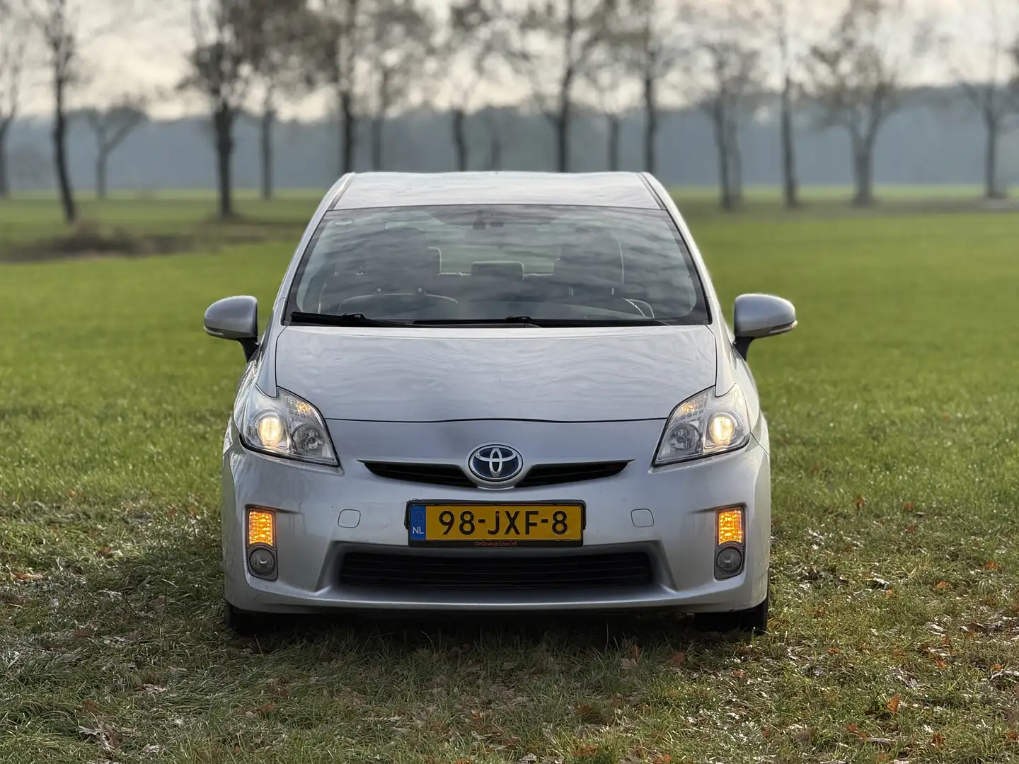 Toyota Prius (Hybrid) - 1