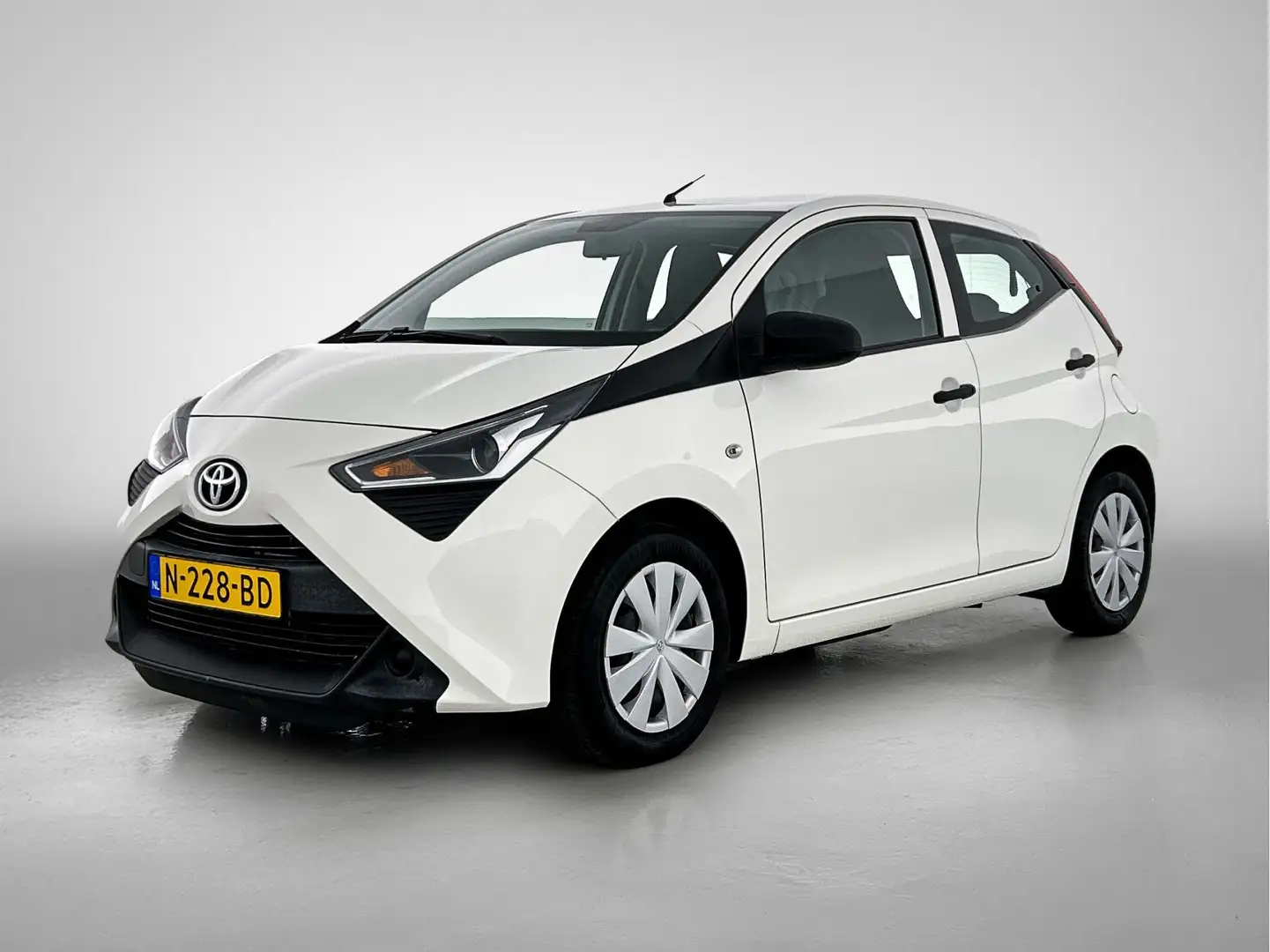 Toyota Aygo 1.0 VVT-i x-fun | Mooi lage km stand | Blanc - 1