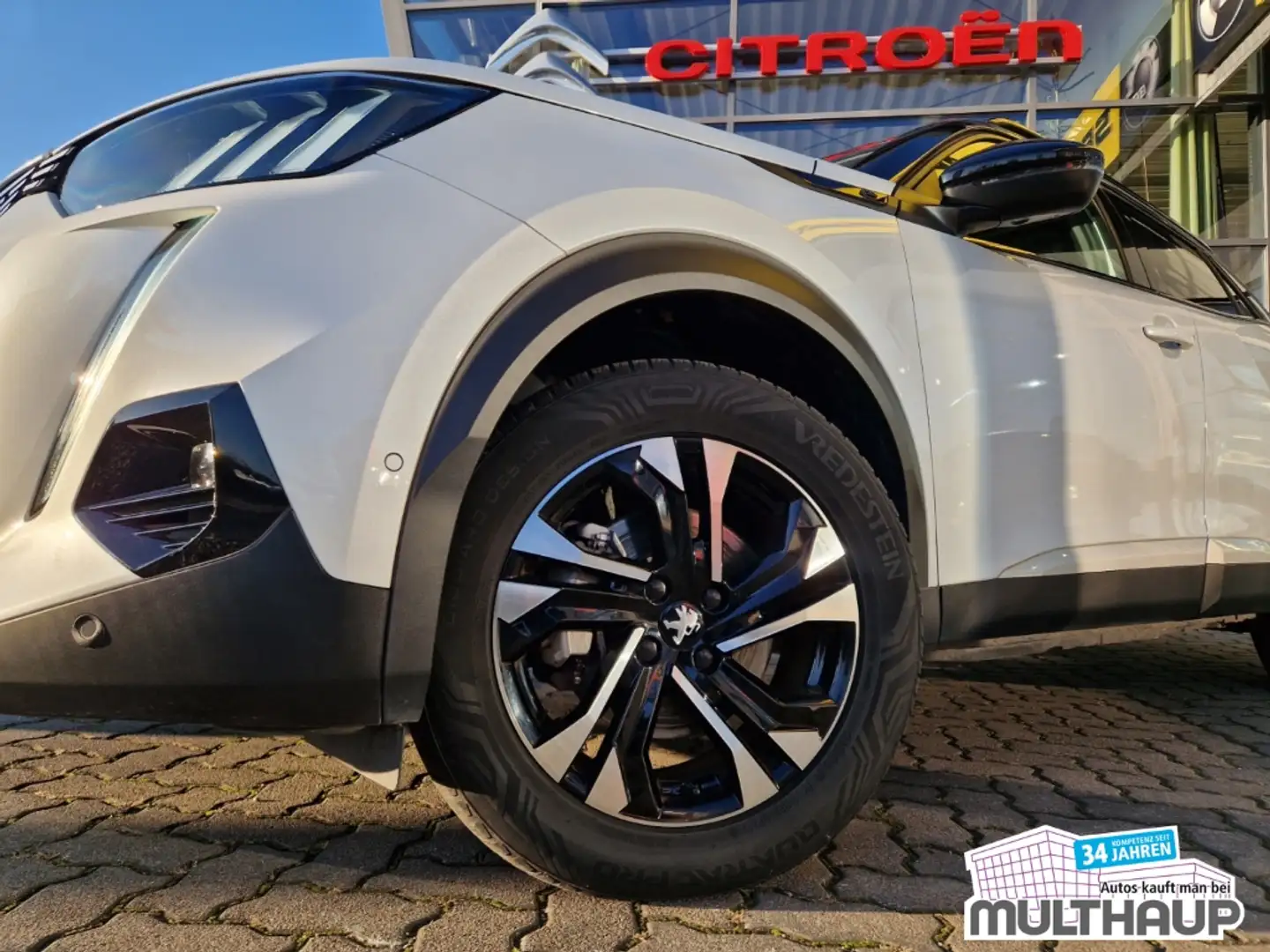 Peugeot 2008 e- GT SHZ StandHZG LED PDC El. Panodach Blanc - 2