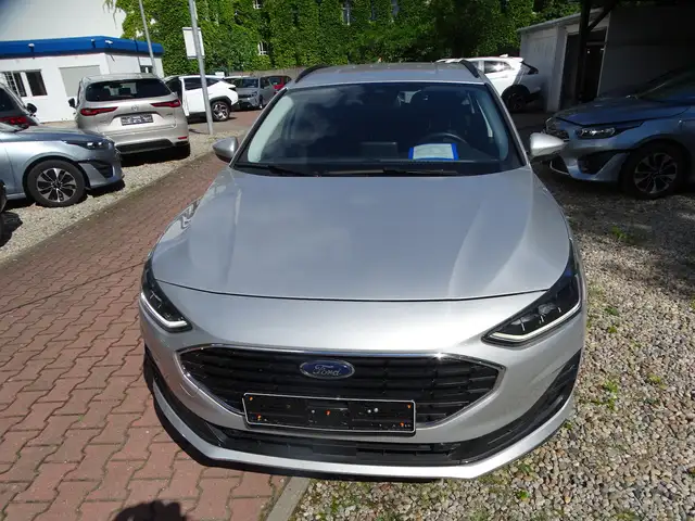 Ford Focus view 2