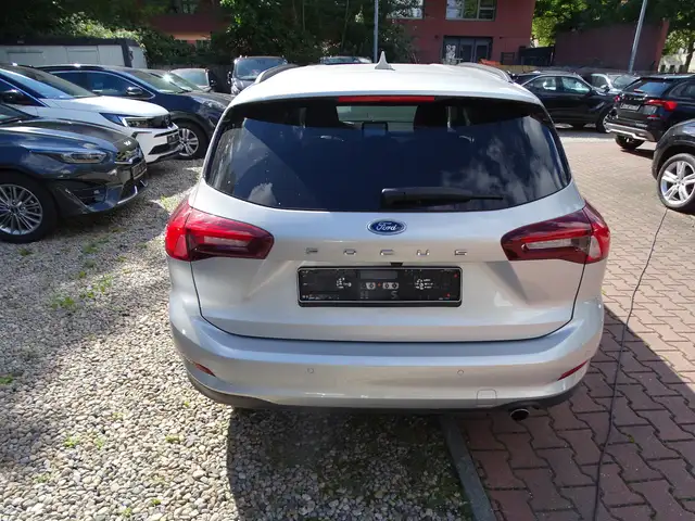 Ford Focus view 4