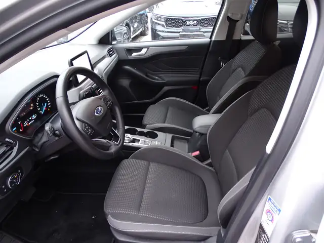 Ford Focus view 9