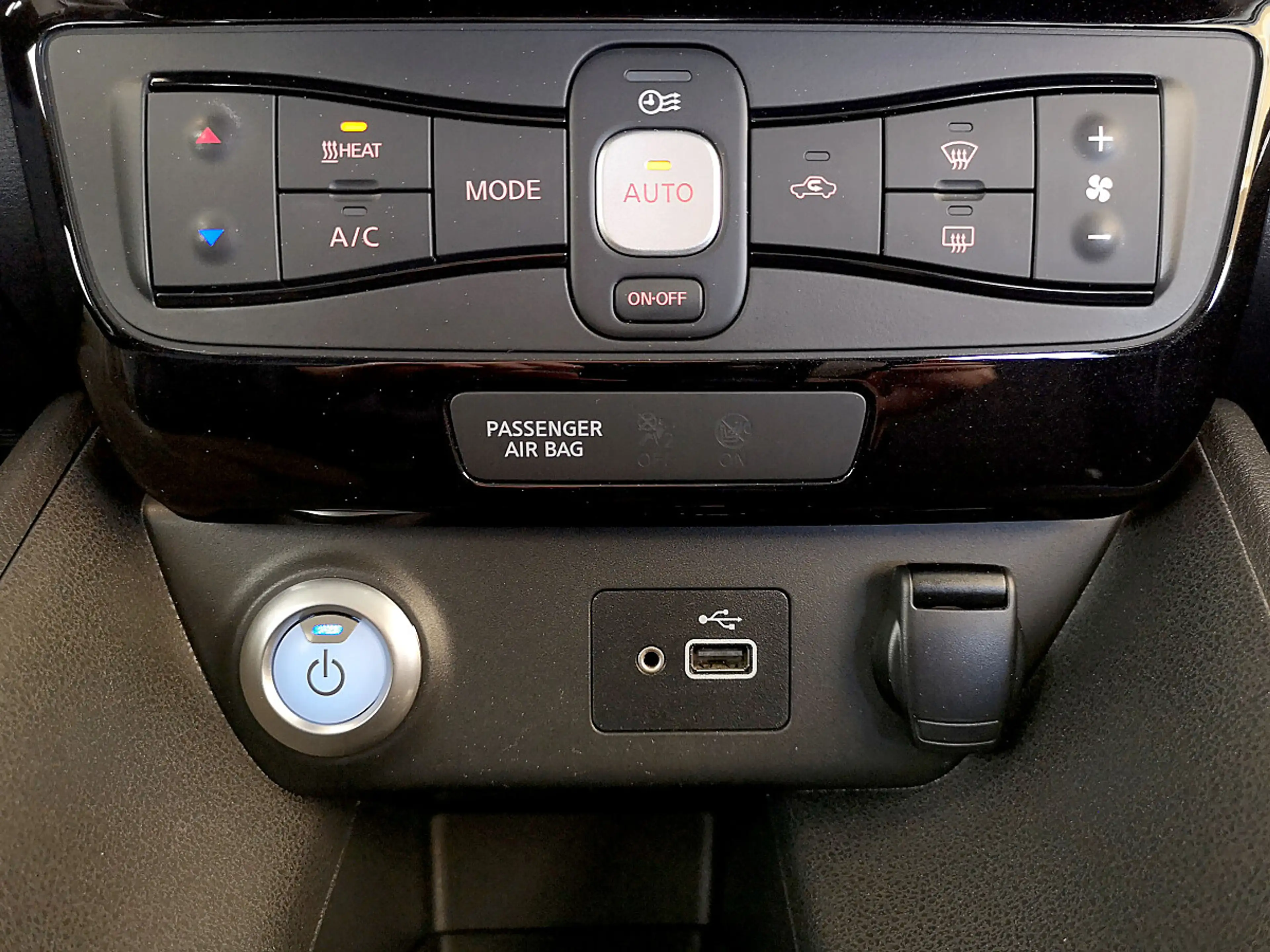 Nissan Leaf e Acenta 40kWh — photo 15