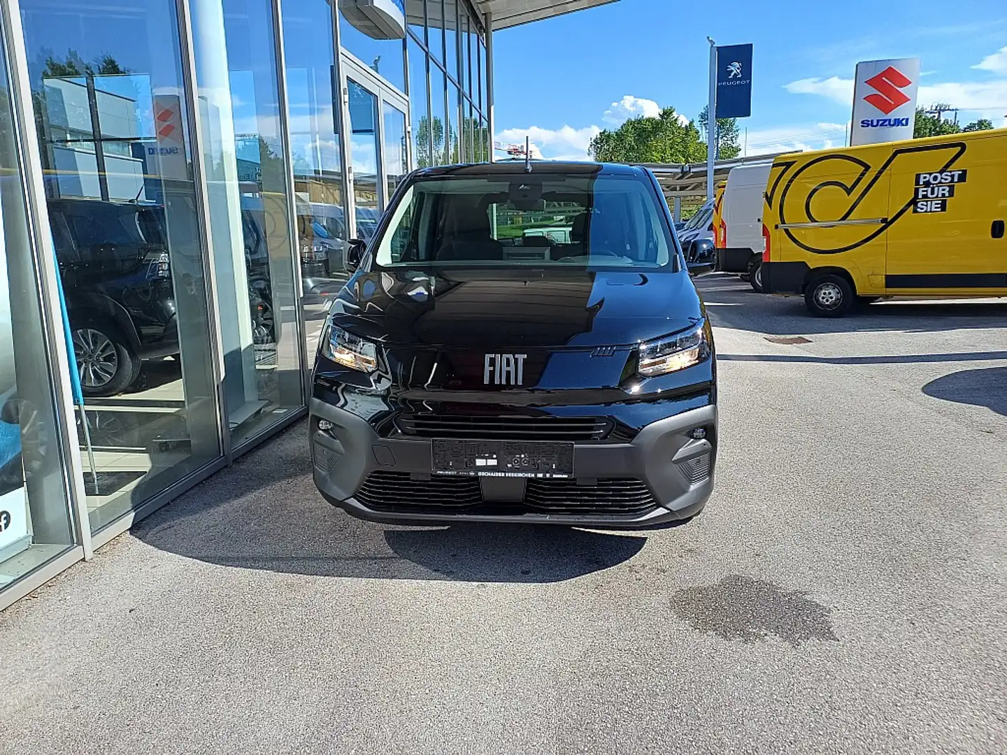 Fiat Doblo M BlueHDi 130 S&S Aut. Schwarz - 2