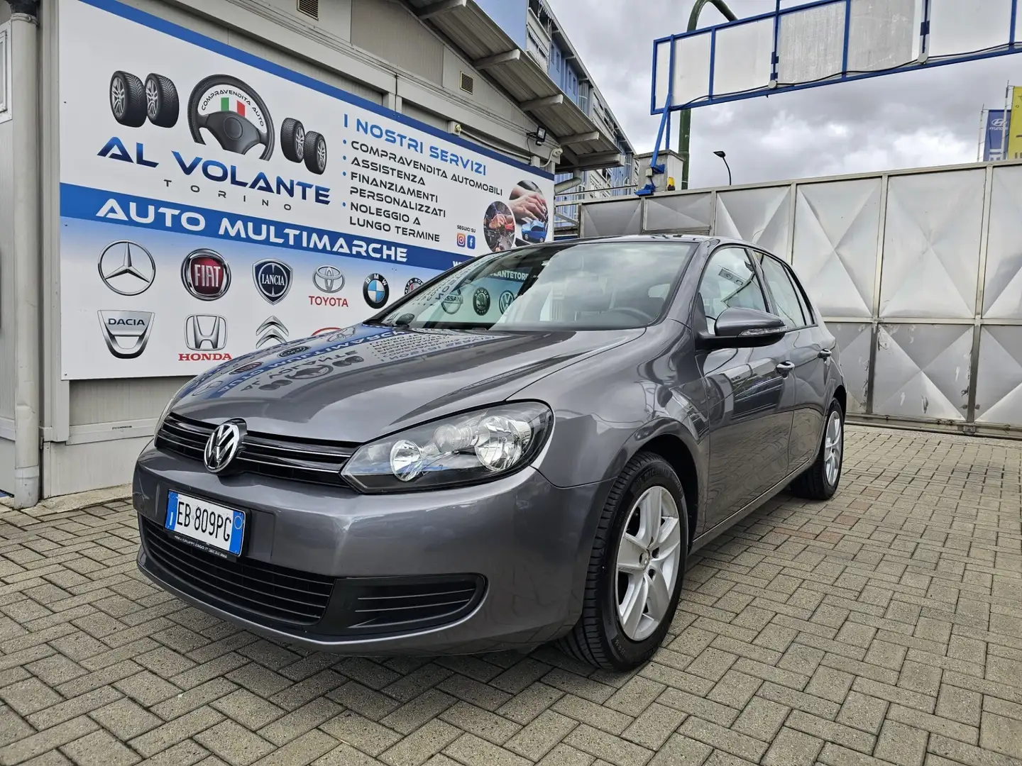 Volkswagen Golf 1.4 TSI 122CV 5p. Comfortline Gris - 2