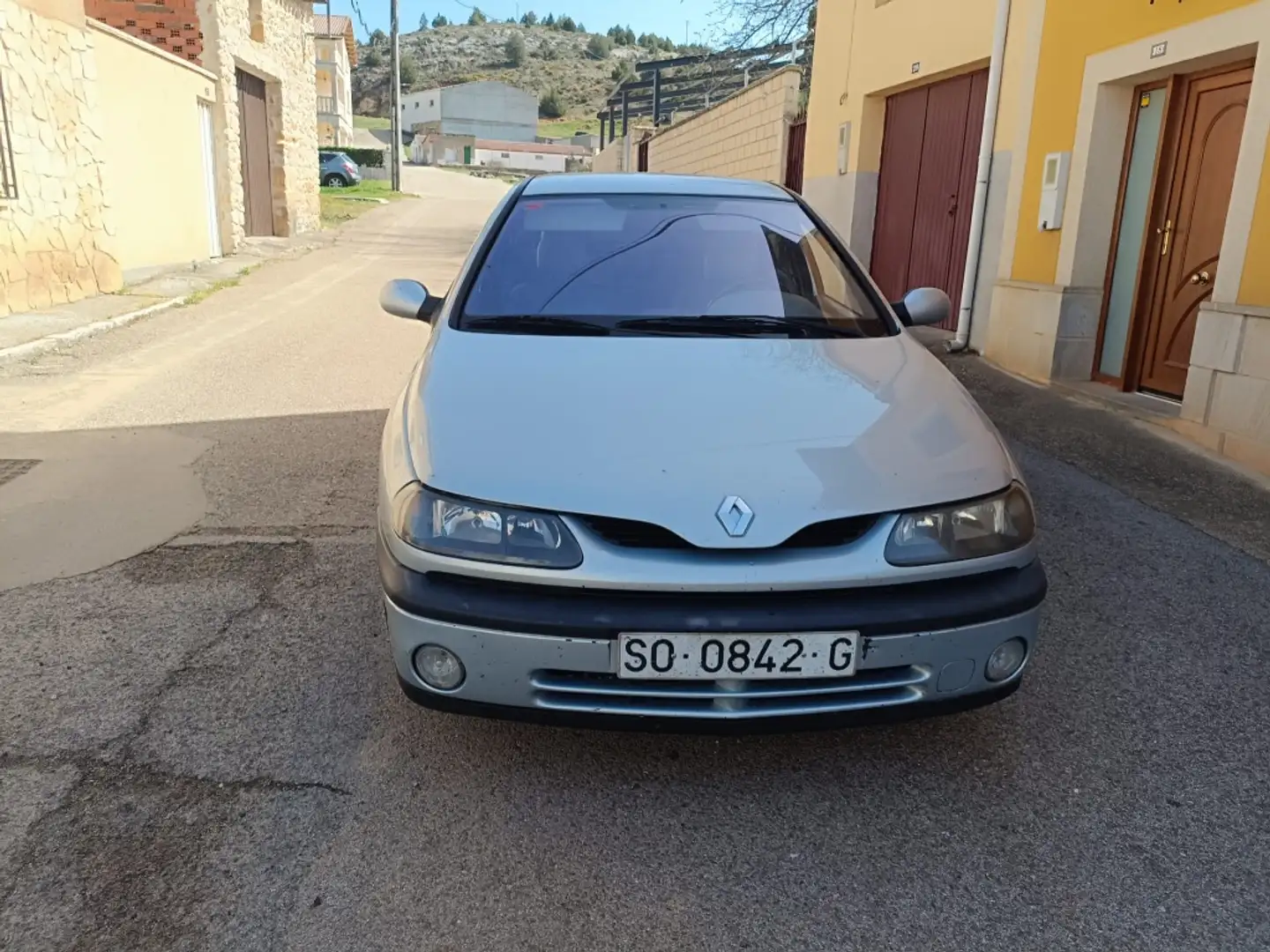 Renault Laguna 1.9 dCi RXE Plateado - 2