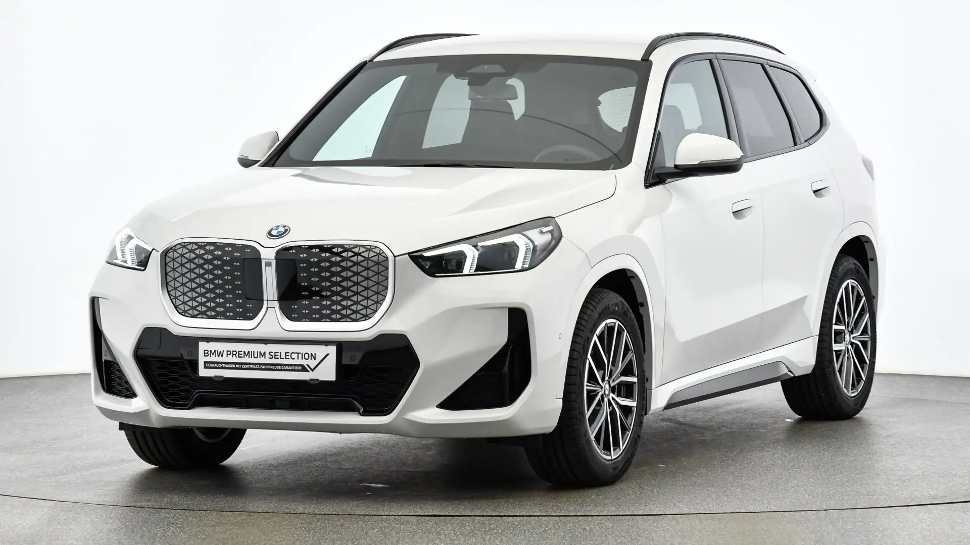 BMW iX1 eDrive20 Weiß - 2