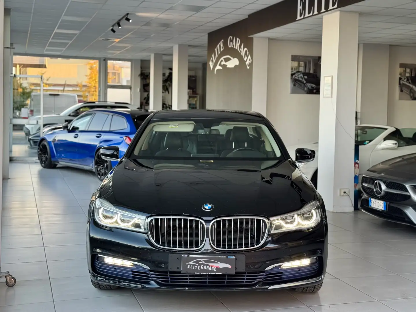 BMW 730 d Luxury auto 265cv Euro6 FULL LED 243.000km Nero - 2