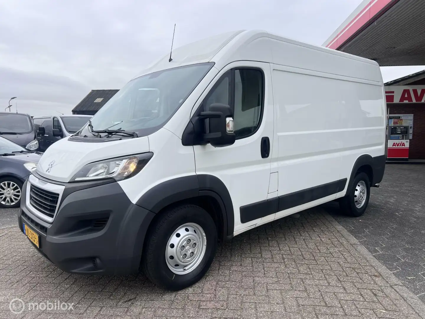 Peugeot Boxer Bestel 335 2.2 HDI L2H2 XR Wit - 1