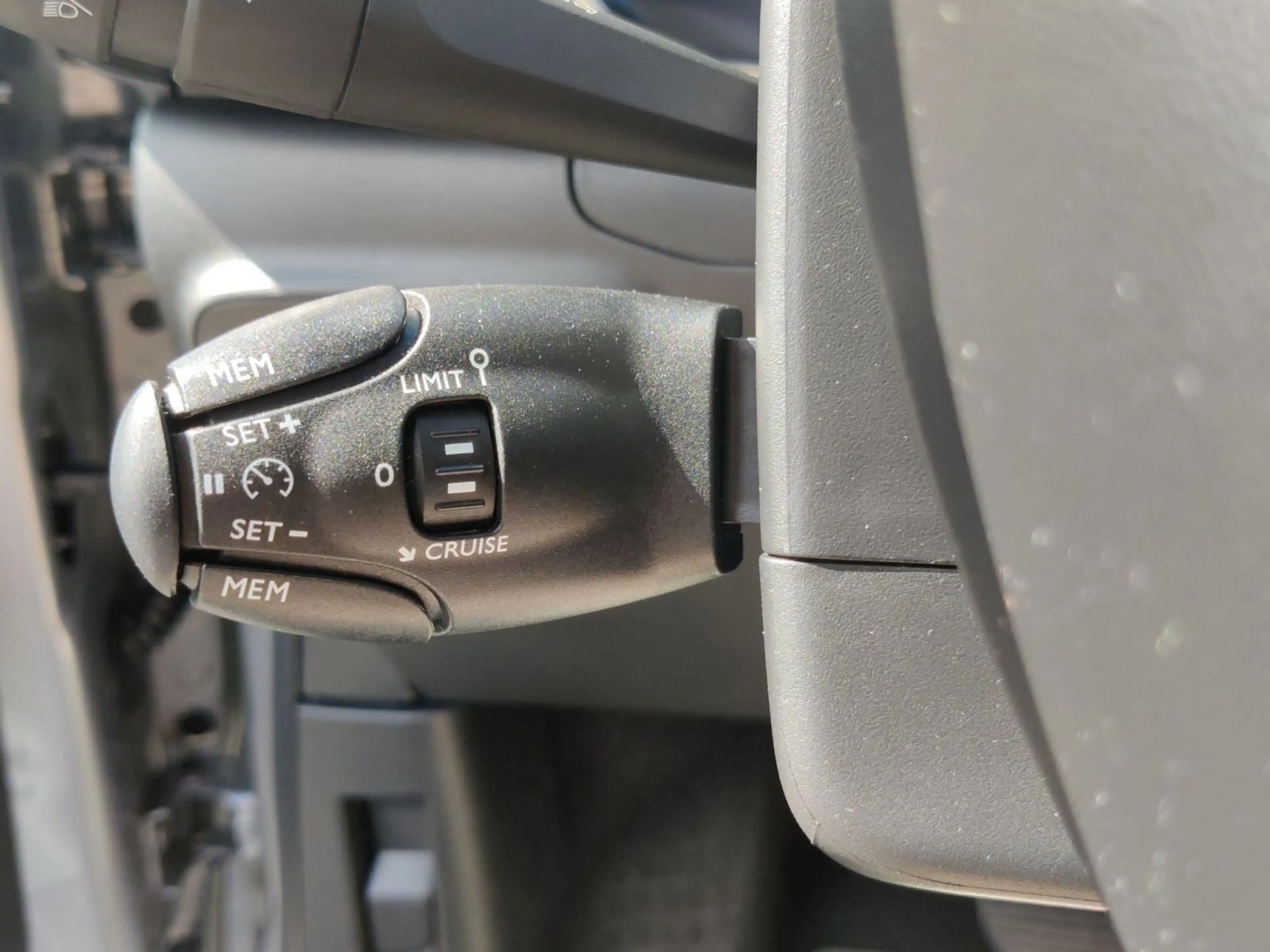 Citroen C3 PT110 EAT6 Shine Pack Kamera PDC SHZ Keyless — photo 14