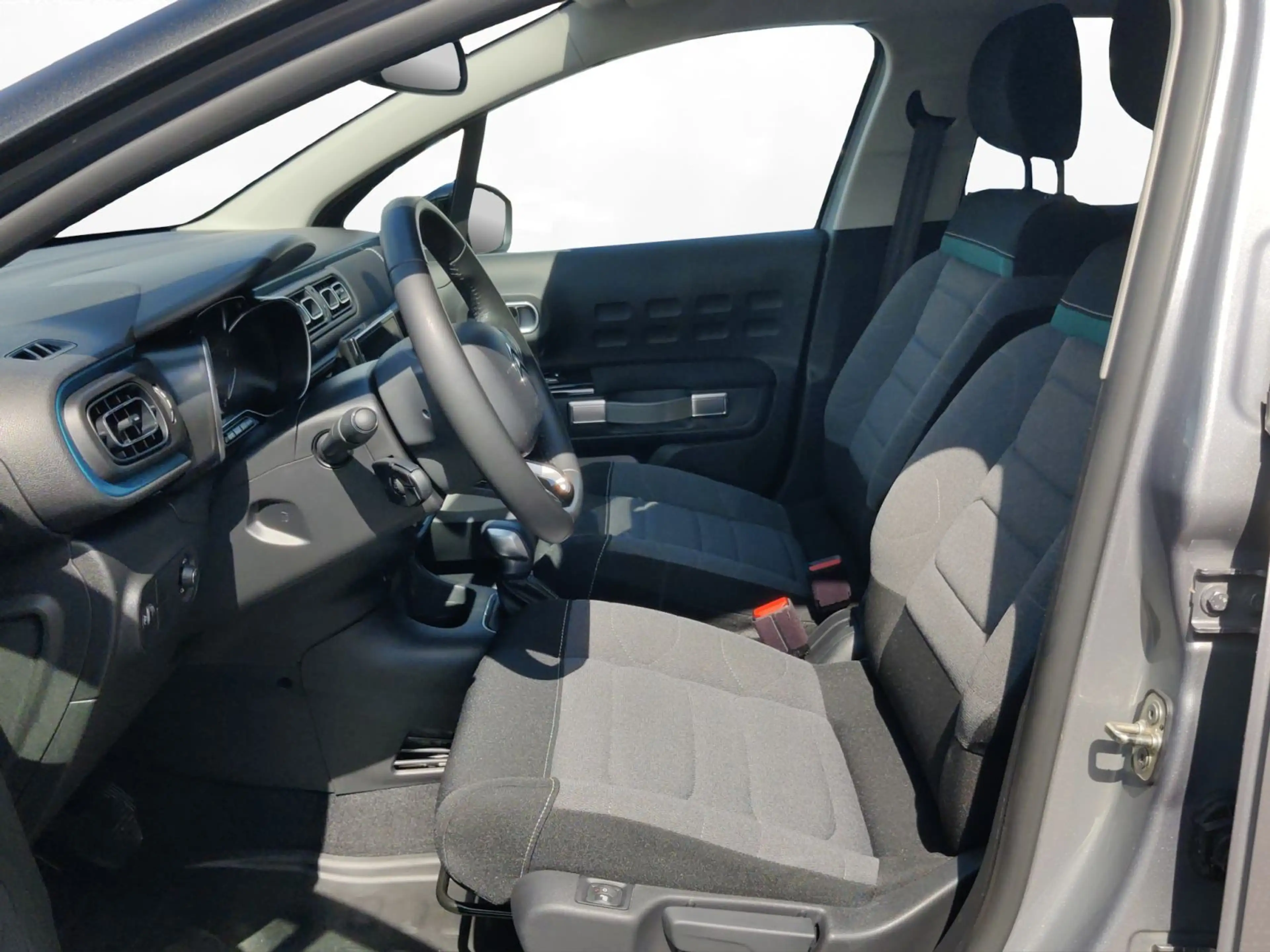 Citroen C3 PT110 EAT6 Shine Pack Kamera PDC SHZ Keyless — photo 9