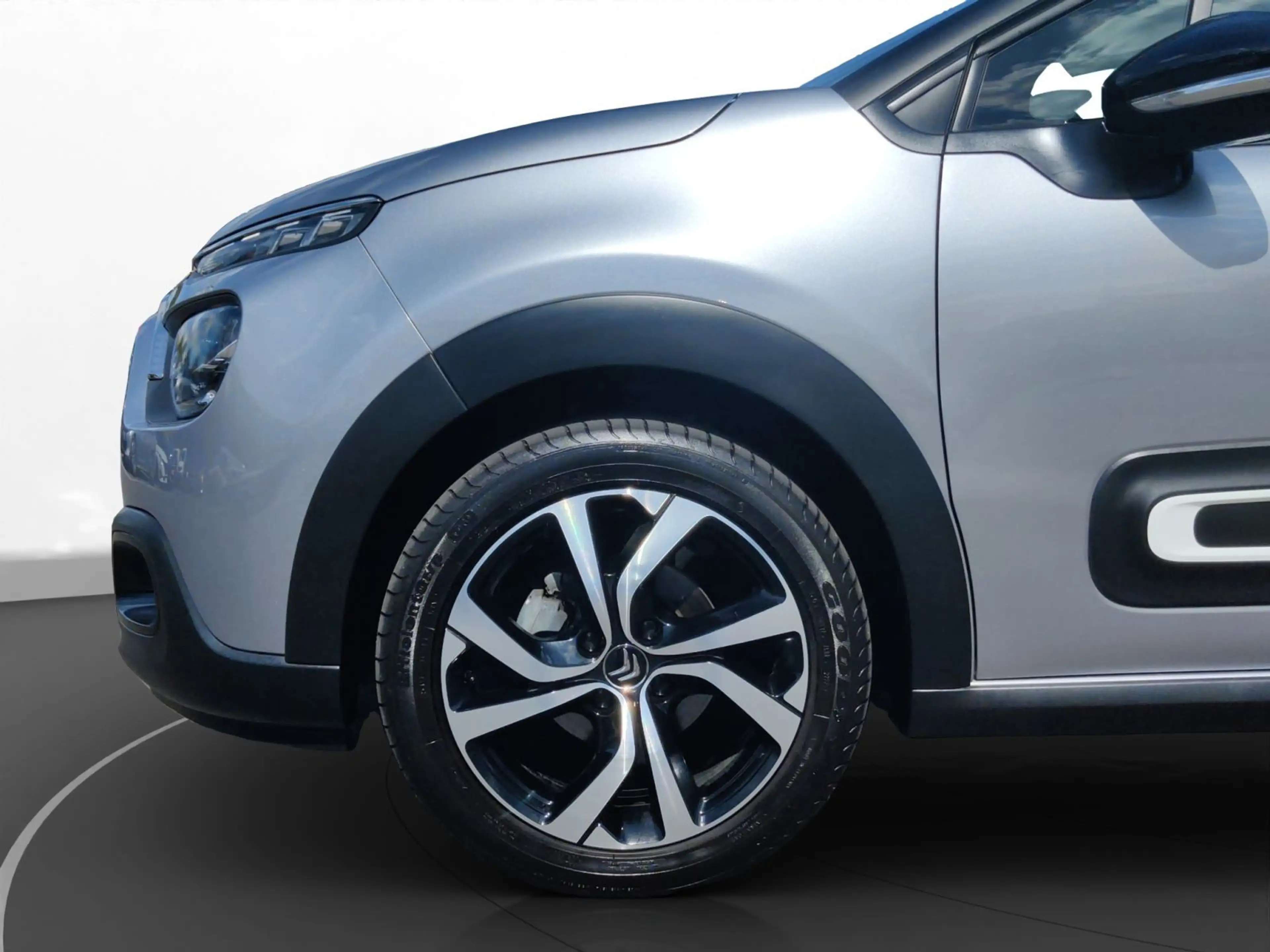 Citroen C3 PT110 EAT6 Shine Pack Kamera PDC SHZ Keyless — photo 11