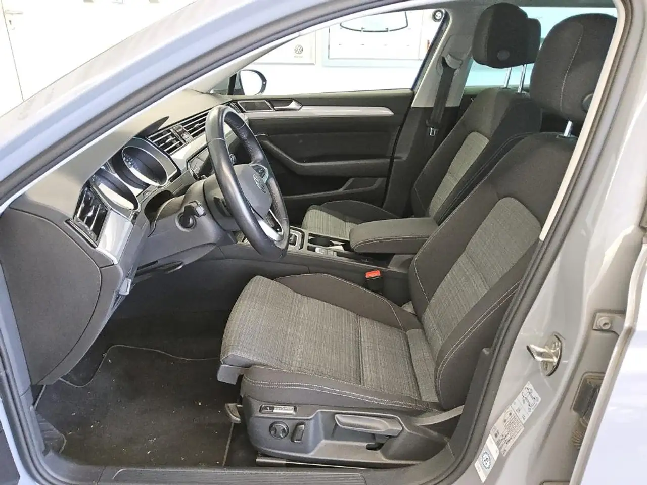 Volkswagen Passat 2.0 TDI DSG BUSINESS +LED +RKAM +ACC +APP +NAVI +, миниатюра 8