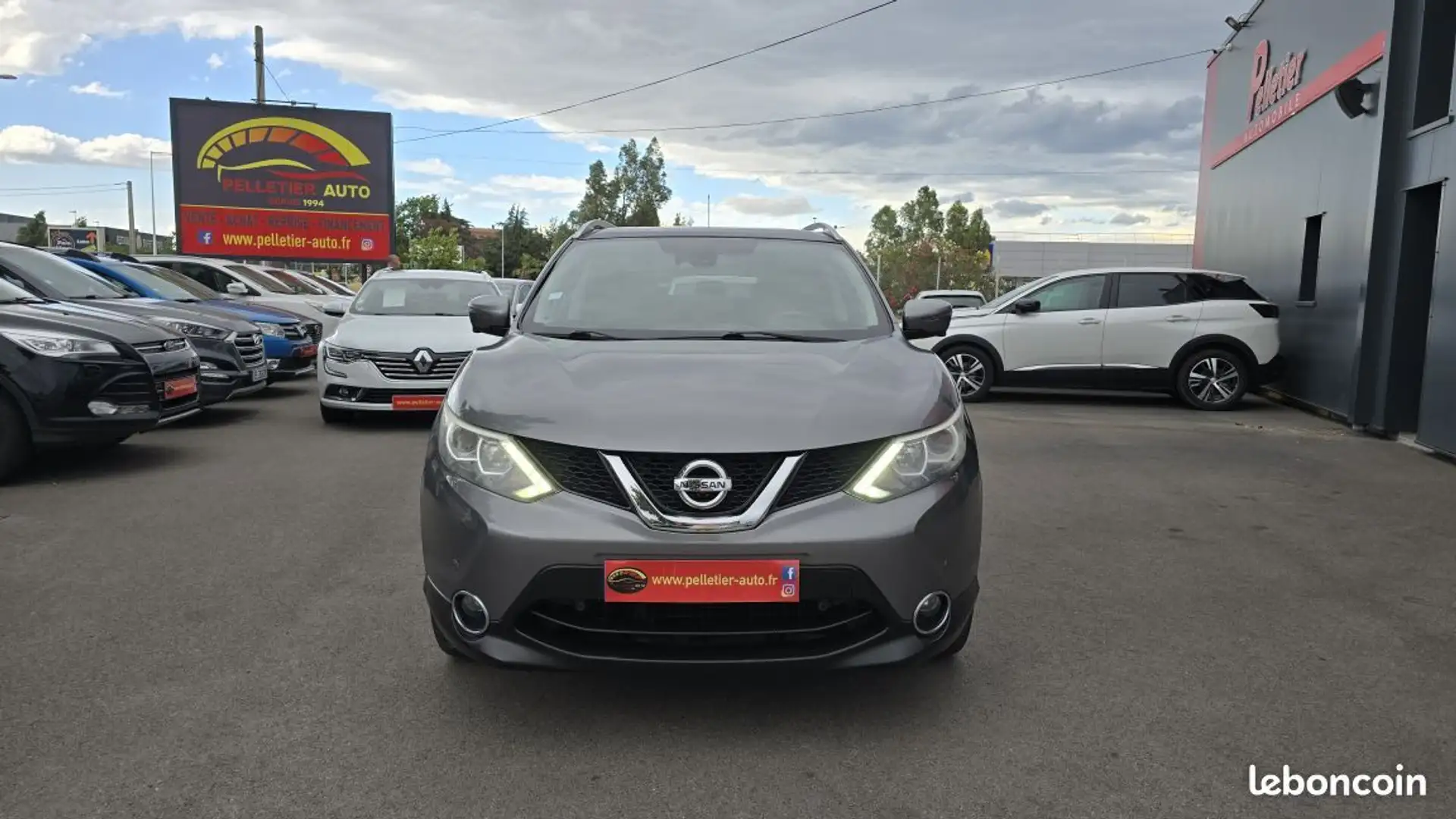 Nissan Qashqai 1.5 dCi 110 Stop-Start Connect Edition Grau - 2