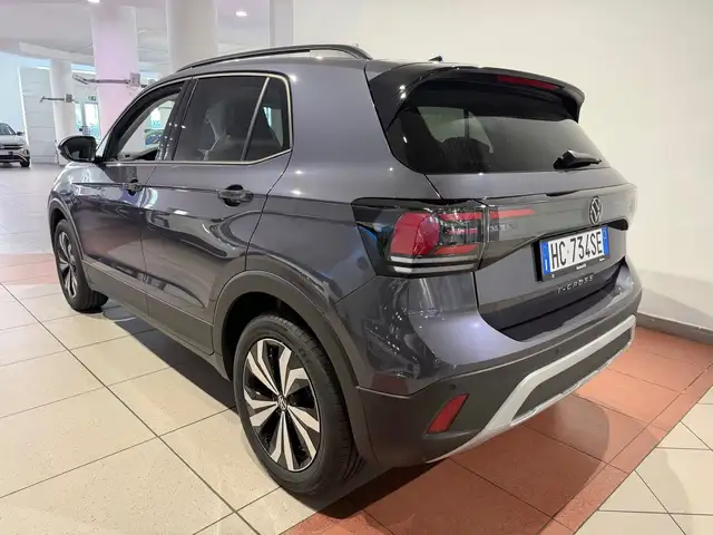 Volkswagen T-Cross view 3