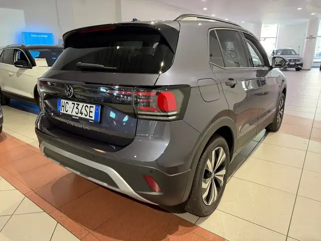 Volkswagen T-Cross view 5