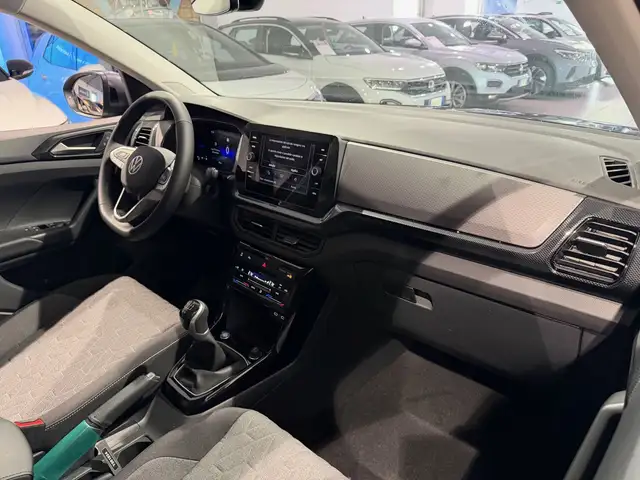Volkswagen T-Cross view 11