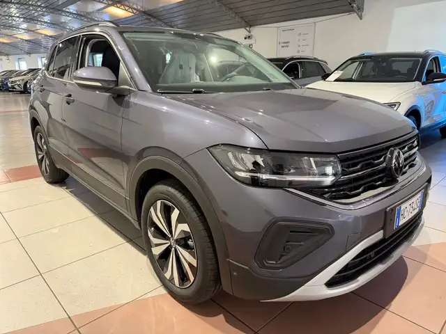 Volkswagen T-Cross view 6