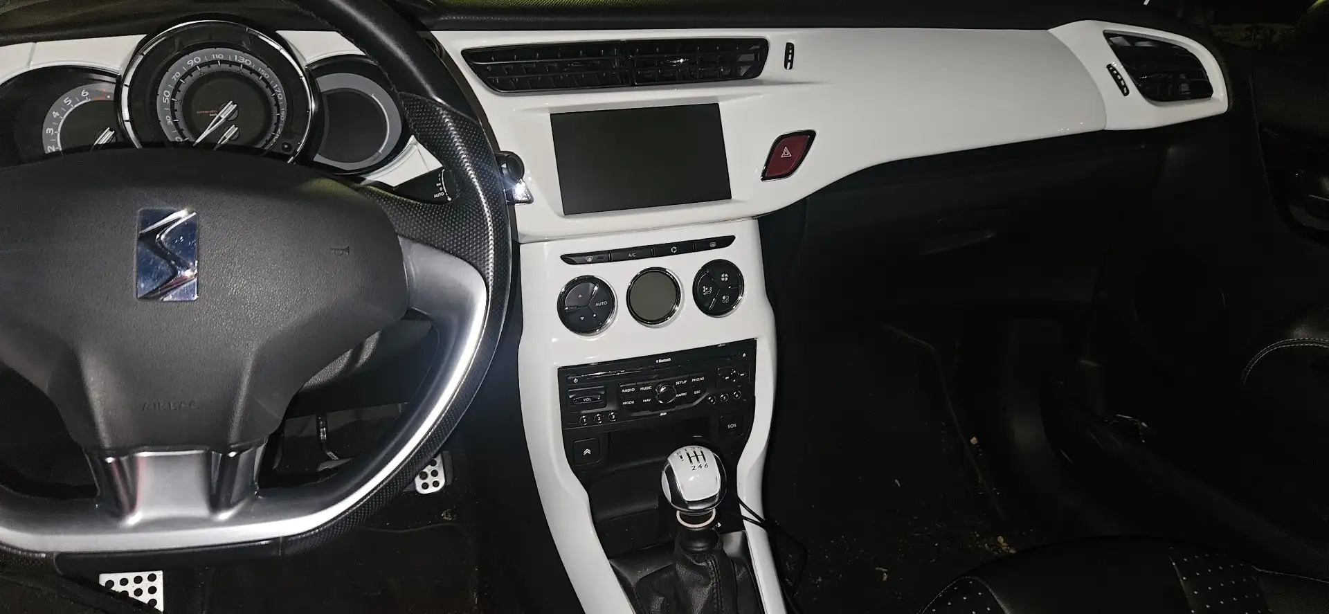 Citroen DS3 THP 155 SportChic Alb - 1