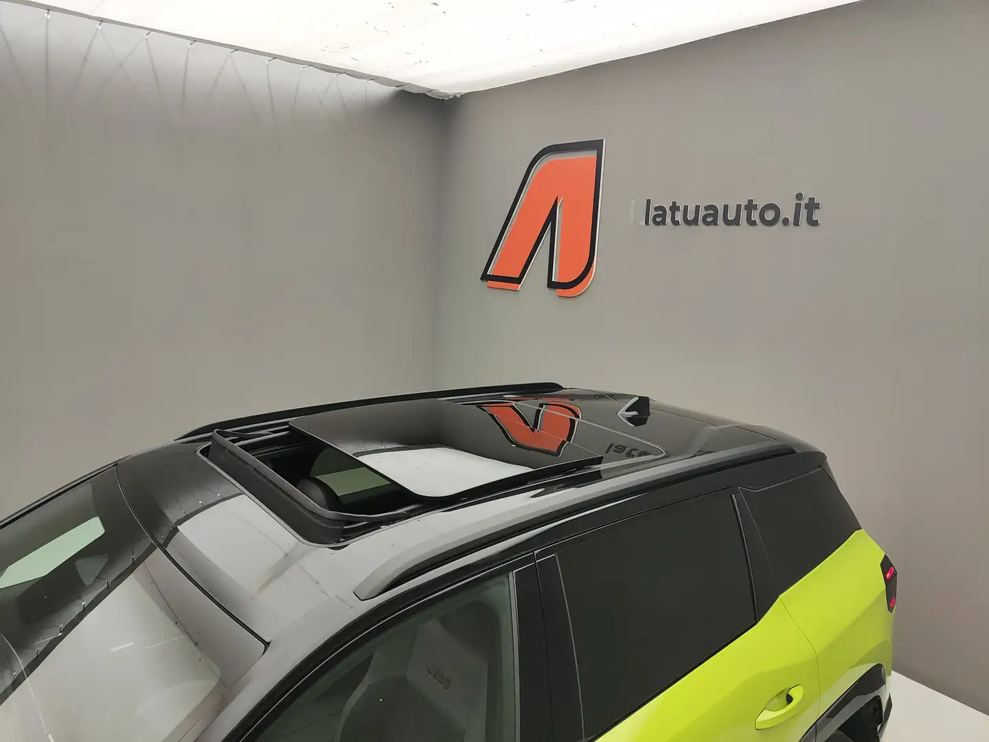 Jeep Compass 1.2 E-HYBRID 145CV FIRST EDITION FWD EDCT6 Gelb - 2