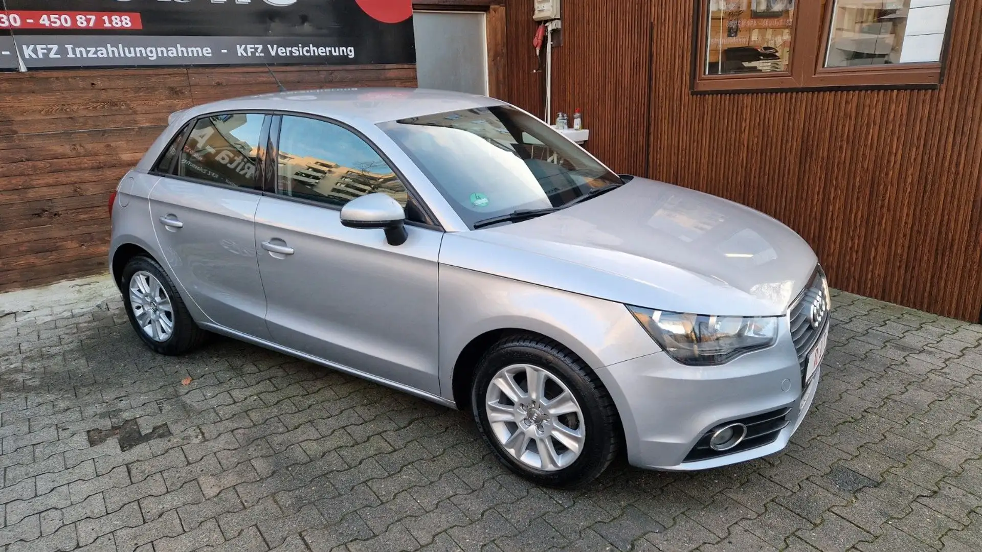 Audi A1 Sportback attraction, PDC, SHZ, Navi Grau - 2