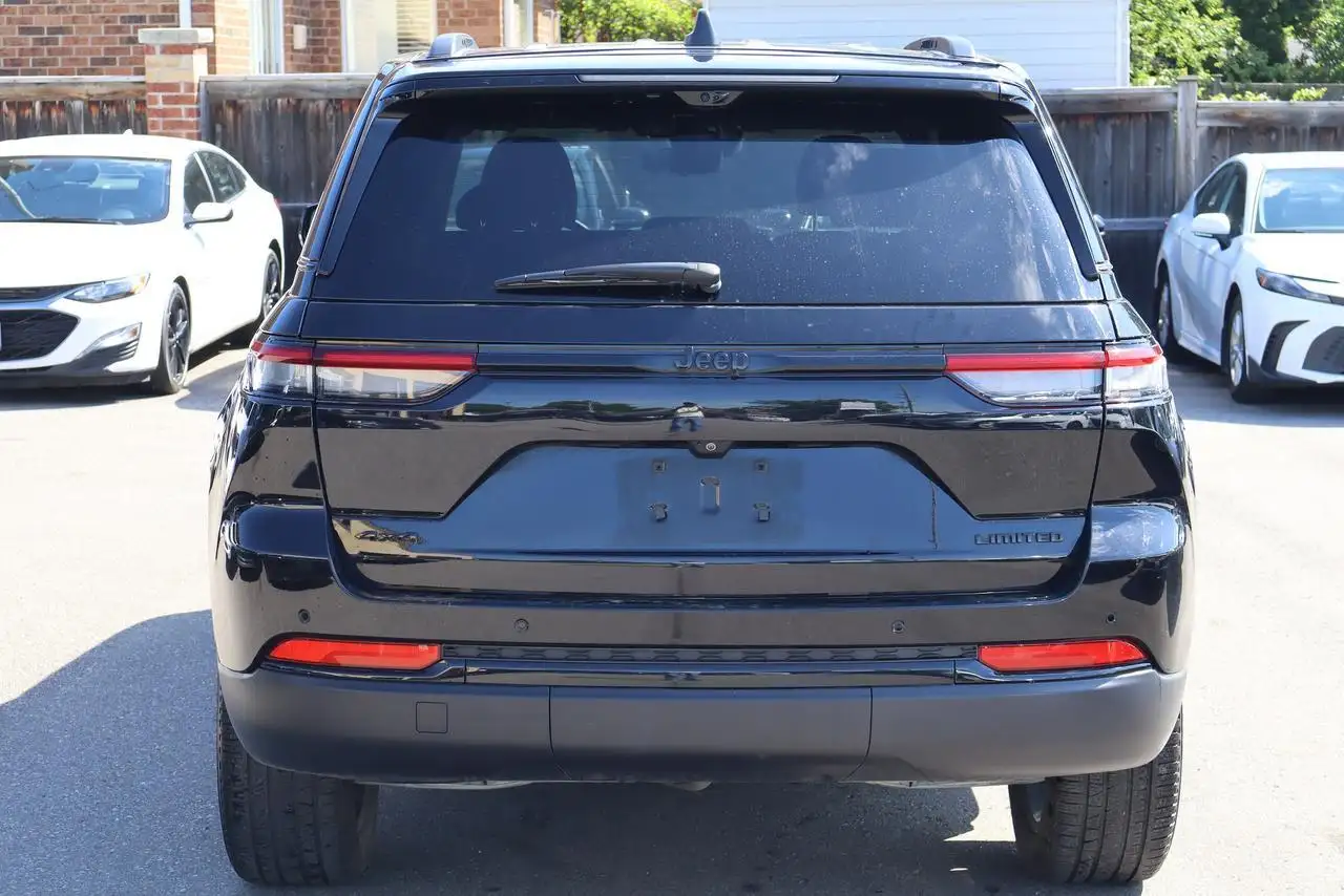 Jeep Grand Cherokee снимка Jeep Grand Cherokee