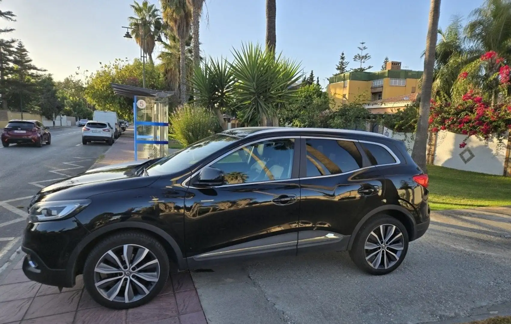 Renault Kadjar 1.6dCi Energy Zen 96kW Schwarz - 2