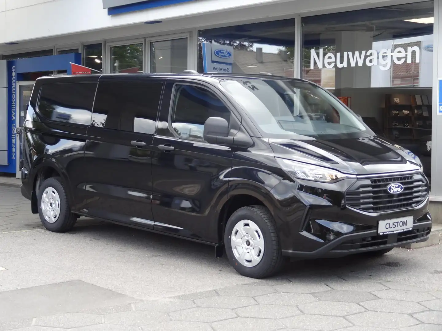 Ford Transit Custom 320 L2H1 DoKa Trend AHK RFK 5Sitz Schwarz - 2