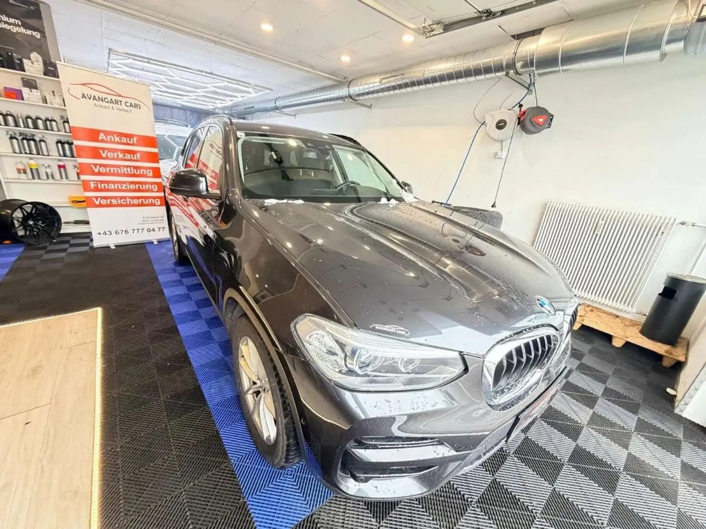 BMW X3 xDrive 20 d Advantage Grau - 2