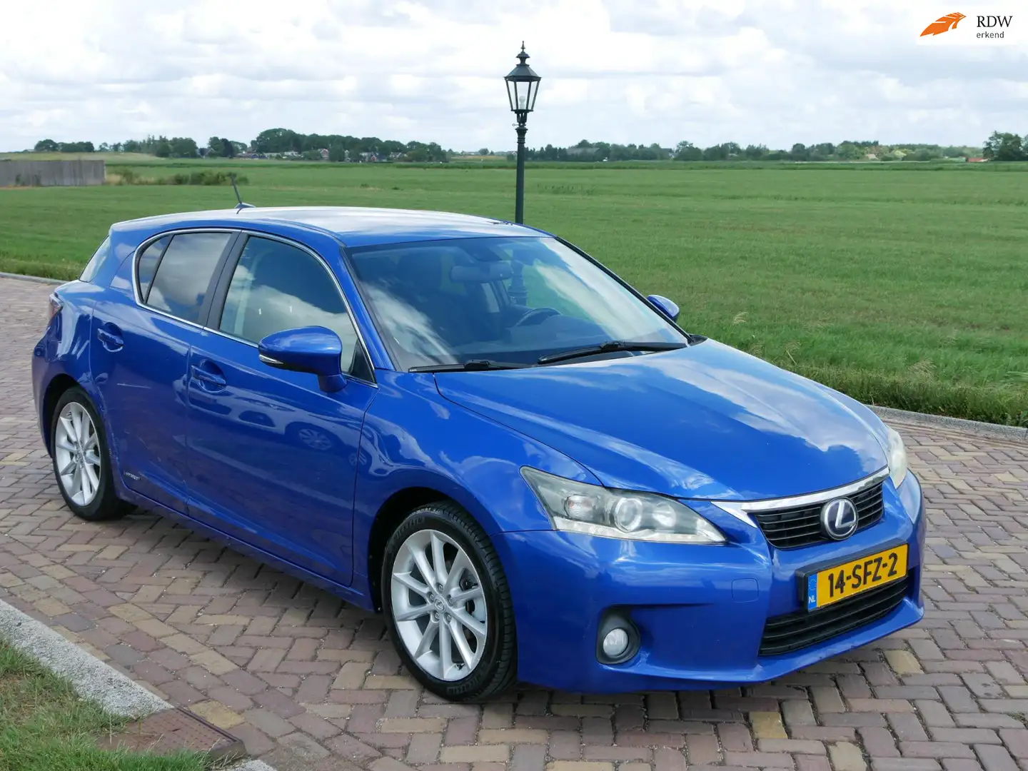 Lexus CT 200h Hybrid NAVI CLIMA ** MARGE CAR 4999 *** Bleu - 1